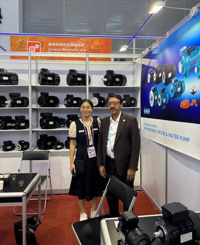 Moteur asynchrone &agrave; 3 phases en aluminium 5.5 kW 7.5HP 4 p&ocirc;les 380V 50HZ 1440 tours par minute imperm&eacute;able &agrave; l'eau 75/90mm pour pompe &agrave; faucon 15