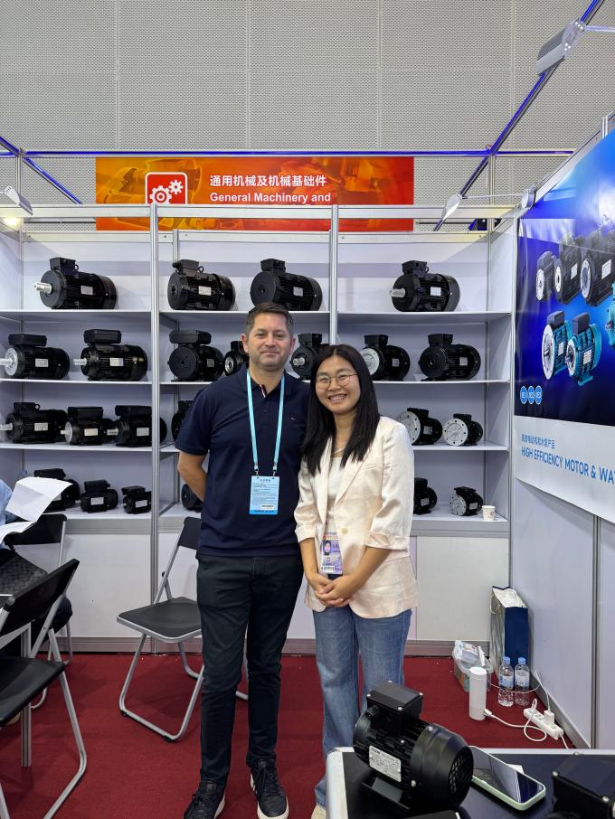 Commercial 0.09kw 1500rpm condensateur fonctionnant moteur d'induction asynchrone B5 imperméable à l'eau 220V tension AC 60Hz café monophase 15