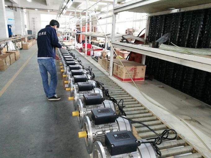 5.5KW 4HP Moteur électrique à induction triphasé Arbre mâle 380V AC Volta 50Hz imperméable à l'eau 5KW Puissance nominale pour machine à nettoyer 14